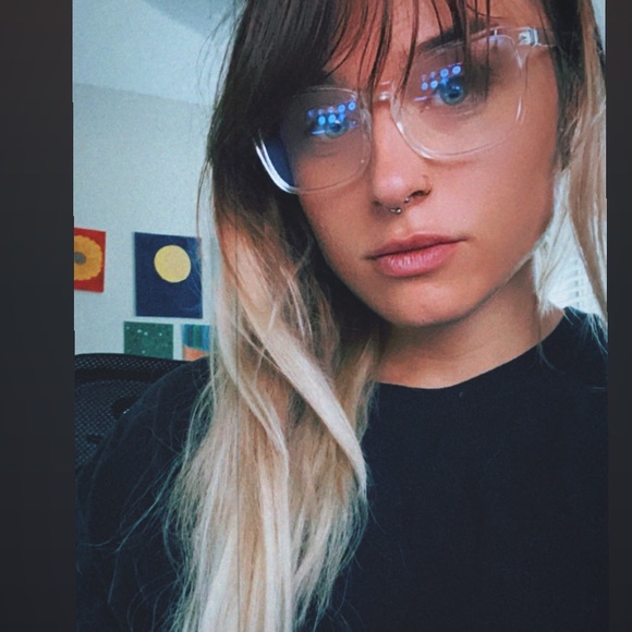 Meet your Posher, Rilee - Picture 3 of 5